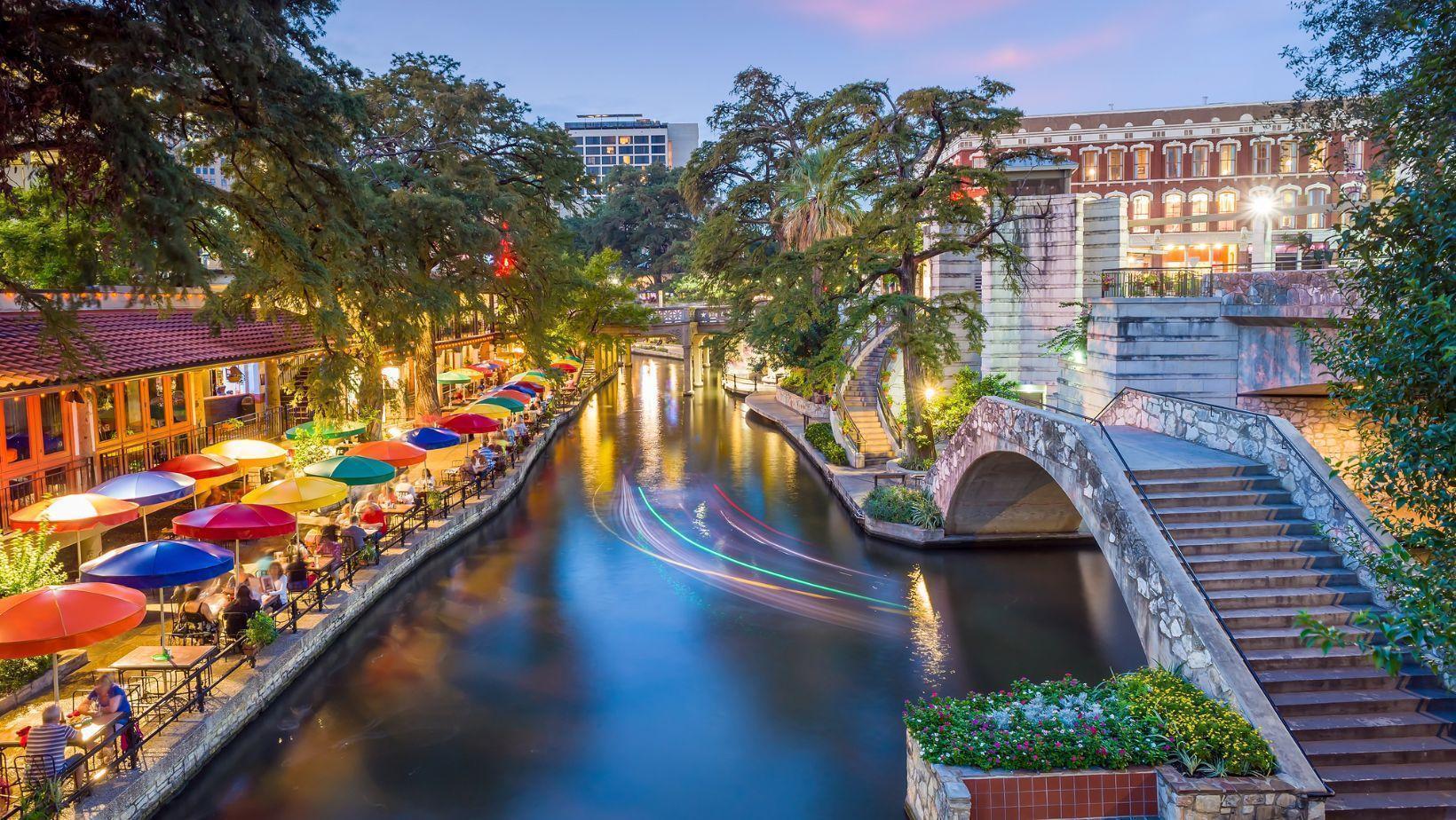 Travel Guide to San Antonio River Walk: How to Get There, Opening and Closing Times, Booking Options!