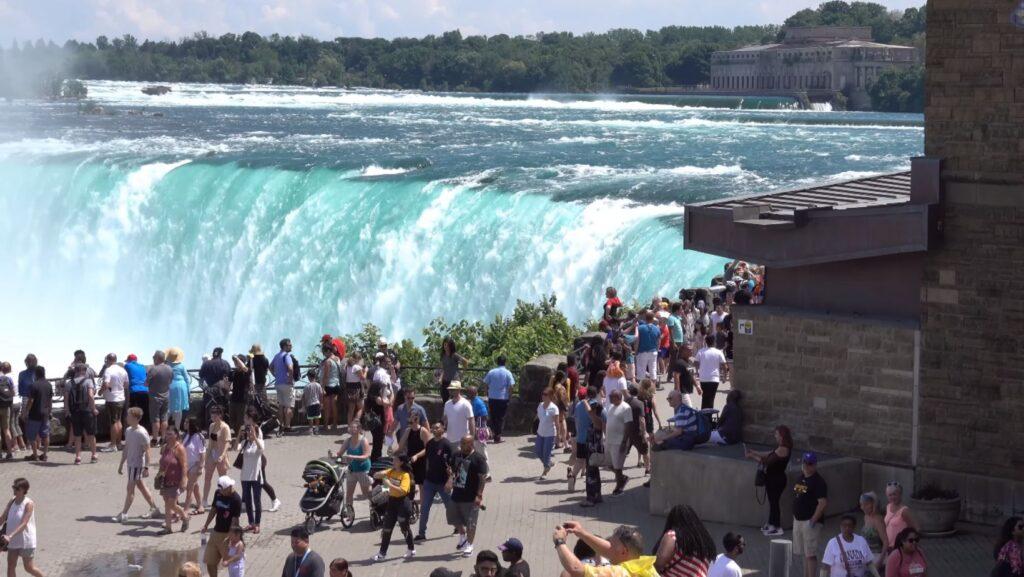 Travel Guide to Niagara Falls